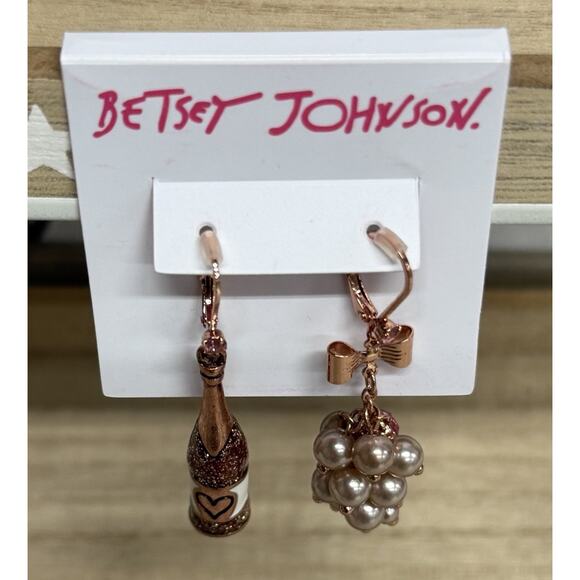 Betsey Johnson Champagne Pearl Mismatched Drop Earrings Rose Gold Holiday NYE - Picture 5 of 6